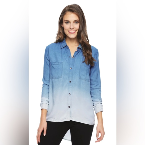 Splendid Tops - NWT Splendid Medium Wash Blue Ombre/Dip Dye
Chambray Shirt